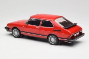 Saab 900 GL Červený MCG 1:18 MCG18340 Kov – obrázok 4 z 6