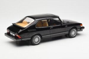 Saab 900 Turbo Čierny MCG 1:18 MCG18338 Kov – obrázok 2 z 6