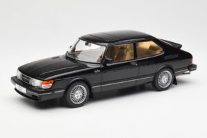 Saab 900 Turbo Čierny MCG 1:18 MCG18338 Kov