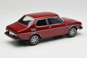 Saab 99 EMS Metallic Červený MCG 1:18 MCG18441 Kov – obrázok 2 z 6