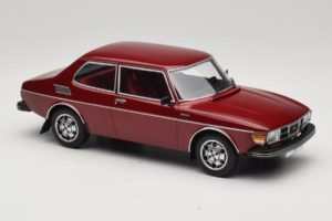 Saab 99 EMS Metallic Červený MCG 1:18 MCG18441 Kov – obrázok 4 z 6