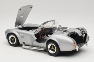 Shelby Cobra 427S/C Strieborná S Čiernymi Pruhmi Road Signature 1:18 92058 Kov – obrázok 5 z 8