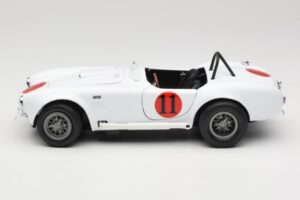 Shelby Cobra 427 S/C Biely Auto World 1:18 AWSS104 Kov – obrázok 4 z 8