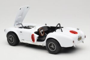 Shelby Cobra 427 S/C Biely Auto World 1:18 AWSS104 Kov – obrázok 5 z 8