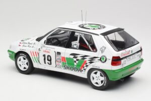 Skoda Felicia Kit Car #19 P. Sibera / P. Gross Tour de Corse 1995 IXO 1:18 18RMC149B Kov – obrázok 5 z 6