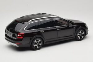 Skoda Octavia Mk4 Combi Hnedý Paudi Model 1:18 ZMR000005BRA Kov – obrázok 3 z 8