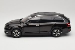 Skoda Octavia Mk4 Combi Hnedý Paudi Model 1:18 ZMR000005BRA Kov – obrázok 4 z 8