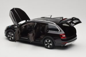 Skoda Octavia Mk4 Combi Hnedý Paudi Model 1:18 ZMR000005BRA Kov – obrázok 5 z 8