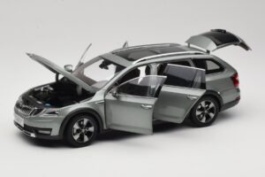 Skoda Octavia Mk4 Combi Zelený Paudi Model 1:18 ZMR000005GRU Kov – obrázok 2 z 8