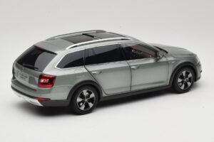 Skoda Octavia Mk4 Combi Zelený Paudi Model 1:18 ZMR000005GRU Kov – obrázok 3 z 8