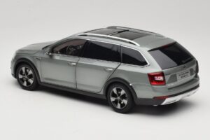 Skoda Octavia Mk4 Combi Zelený Paudi Model 1:18 ZMR000005GRU Kov – obrázok 7 z 8