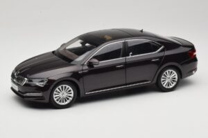 Skoda Superb Mk3 Čierny Paudi Model 1:18 ZSS000006BLA Kov