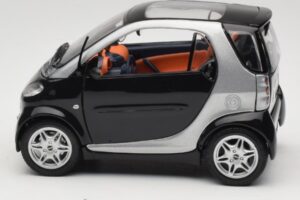 Smart Fortwo Čierny Kyosho 1:18 0004830V000C08Q00 Kov – obrázok 4 z 8