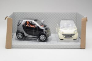 Smart Fortwo Čierny & Biely Maisto 1:18 56045 Kov