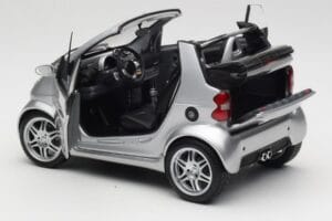 Smart Fortwo W450 Brabus Cabrio Strieborný Edícia Predajcu Kyosho 1:18 0017769V001C05Q00 Kov – obrázok 5 z 8