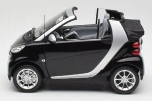 Smart Fortwo Kabriolet W451 Čierny & Strieborný Minichamps 1:18 Q0022566V001C18Q00 Kov – obrázok 4 z 8