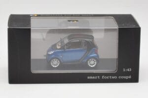 Smart Fortwo Coupe Aqua Modrý Metallic & Čierny Minichamps 1:43 Q0022558V001C77Q00 Kov – obrázok 4 z 4
