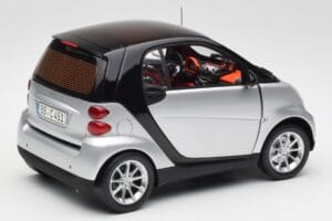 Smart Fortwo Coupé W451 Strieborný & Čierny Minichamps 1:18 Q0022528V001C75Q00 Kov – obrázok 3 z 8