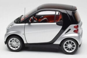 Smart Fortwo Coupé W451 Strieborný & Čierny Minichamps 1:18 Q0022528V001C75Q00 Kov – obrázok 4 z 8