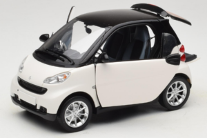 Smart Fortwo 451 Coupe Biely Čierny Minichamps 1:18 150036302 Kov – obrázok 2 z 8