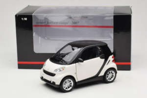 Smart Fortwo 451 Coupe Biely Čierny Minichamps 1:18 150036302 Kov – obrázok 8 z 8