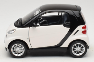 Smart Fortwo 451 Coupe Biely Čierny Minichamps 1:18 150036302 Kov – obrázok 4 z 8
