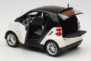 Smart Fortwo 451 Coupe Biely Čierny Minichamps 1:18 150036302 Kov – obrázok 5 z 8
