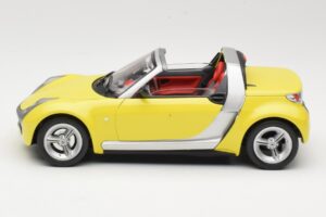 Smart Roadster 452 Žltý Bburago 1:18 34099-M2 Kov – obrázok 4 z 8
