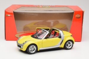 Smart Roadster 452 Žltý Bburago 1:18 34099-M2 Kov – obrázok 8 z 8
