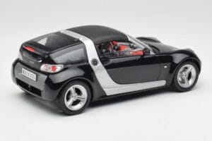 Smart Roadster Tmavo Modrý Bburago 1:18 34917 Kov – obrázok 3 z 8