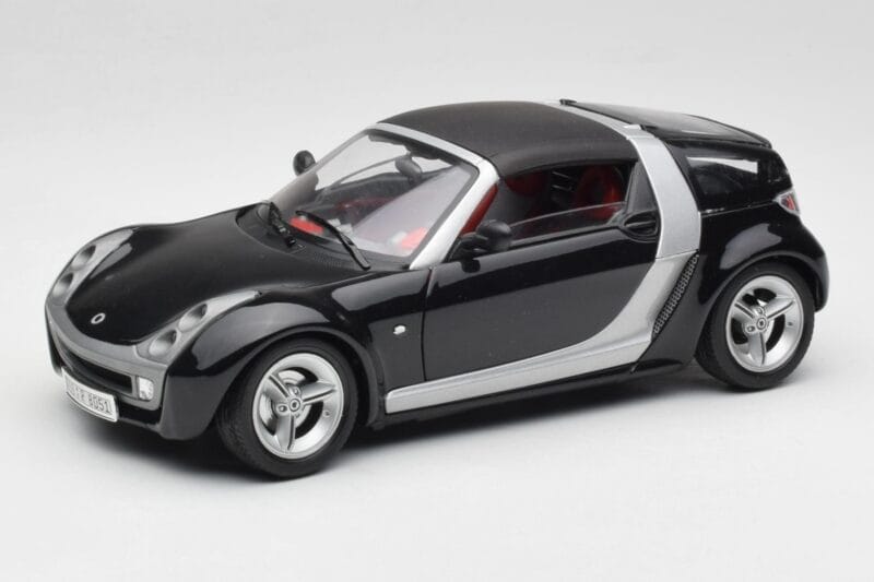 Smart Roadster Tmavo Modrý Bburago 1:18 34917 Kov