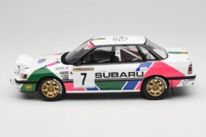 Subaru Legacy RS BC5 Group A #7 C. McRae / D. Ringer Rally Sweden 1992 Otto 1:18 OT1158 Živica – obrázok 3 z 6