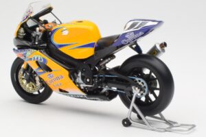 Suzuki GSX-R 1000 Team Alstare Corona Extra T. Corser WSB 2005 Minichamps 1:12 122052211 Kov – obrázok 5 z 6