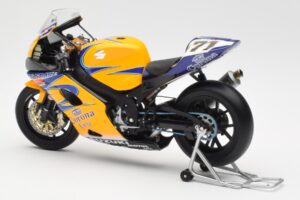 Suzuki GSX-R 1000 Team Alstare Corona Extra Y. Kagayama WSB 2005 Minichamps 1:12 122052271 Kov – obrázok 5 z 6