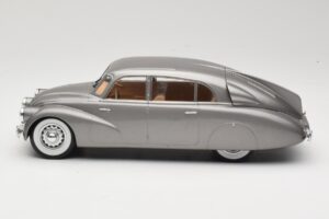 Tatra 87 Šedý MCG 1:18 MCG18068 Kov – obrázok 3 z 6