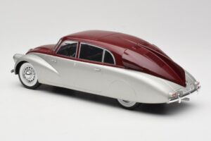 Tatra 87 Strieborný & Tmavo Červený MCG 1:18 MCG18067 Kov – obrázok 5 z 6