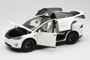 Tesla Model X Biely OEM 1:18 TESLA001 Kov – obrázok 2 z 8