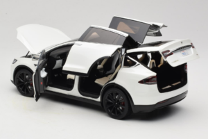 Tesla Model X Biely OEM 1:18 TESLA001 Kov – obrázok 5 z 8
