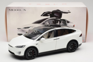 Tesla Model X Biely OEM 1:18 TESLA001 Kov – obrázok 8 z 8