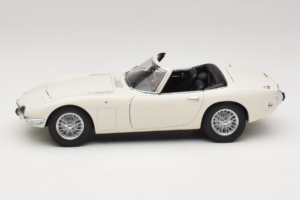 Toyota 2000 GT Kabriolet Biely James Bond Collection AUTOart 1:18 78731 Kov – obrázok 4 z 8