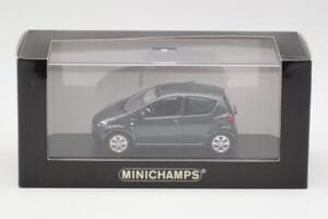 Toyota Aygo AB10 Grey Metallic Minichamps 1:43 AYGO001 Kov – obrázok 4 z 4
