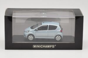 Toyota Aygo Light Blue Metallic Minichamps 1:43 TOYOTA012 Kov – obrázok 4 z 4