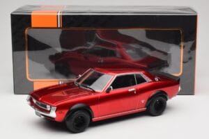 Toyota Celica 2000 GT RA21 Solar Red IXO 1:18 18CMC190 Kov – obrázok 6 z 6