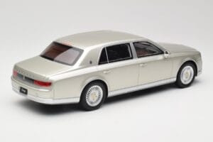 Toyota Century Silver Metallic Kyosho 1:18 KSR18036S Kov – obrázok 2 z 6