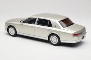Toyota Century Silver Metallic Kyosho 1:18 KSR18036S Kov – obrázok 5 z 6