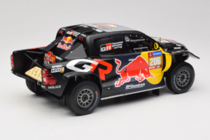Toyota GR DKR Hilux Evo #206 L. Moraes / A. Monleon Rally Dakar 2024 IXO 1:18 18RMC238A Kov – obrázok 2 z 6