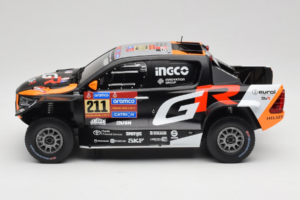 Toyota GR DKR Hilux Evo #211 H. Lategan / B. Cummings Rally Dakar 2025 IXO 1:18 18RMC237 Kov – obrázok 3 z 6