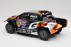 Toyota GR DKR Hilux Evo #211 H. Lategan / B. Cummings Rally Dakar 2025 IXO 1:18 18RMC237 Kov – obrázok 5 z 6