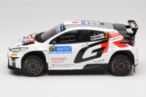 Toyota GR Yaris Rally2 #37 Y. Yamamoto Rally Finland 2024 IXO 1:18 18RMC212A Kov – obrázok 3 z 6
