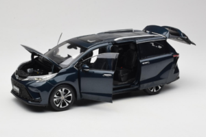 Toyota Granvia Tmavo Modrý OEM 1:18 FCL22GR803 Kov – obrázok 2 z 8
